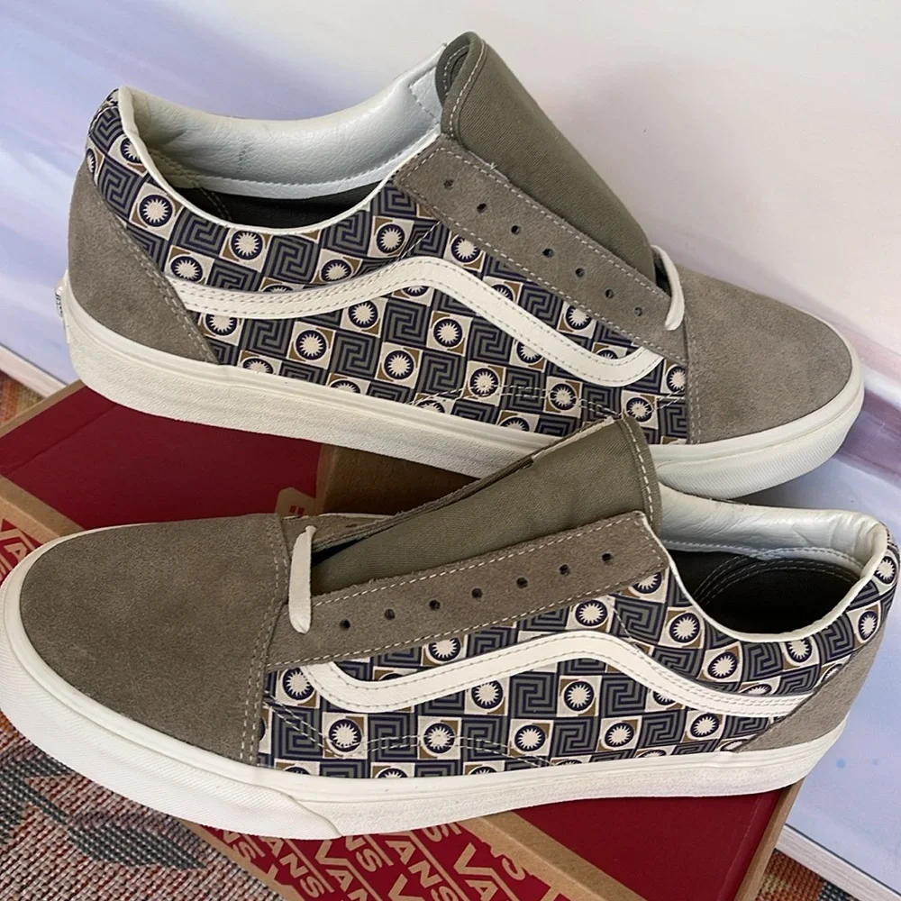 Vans WMNS Old Skool
Geo Trek Olive
VN0007NTOLV
Sneakers - Picture 10 of 16